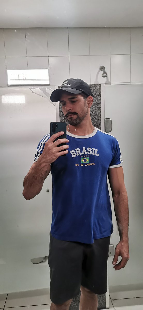 AndreRo38577899's tweet photo. 365 dias, 100 foram faltando 🙂‍↔️ https://t.co/Jgum3RfJNp