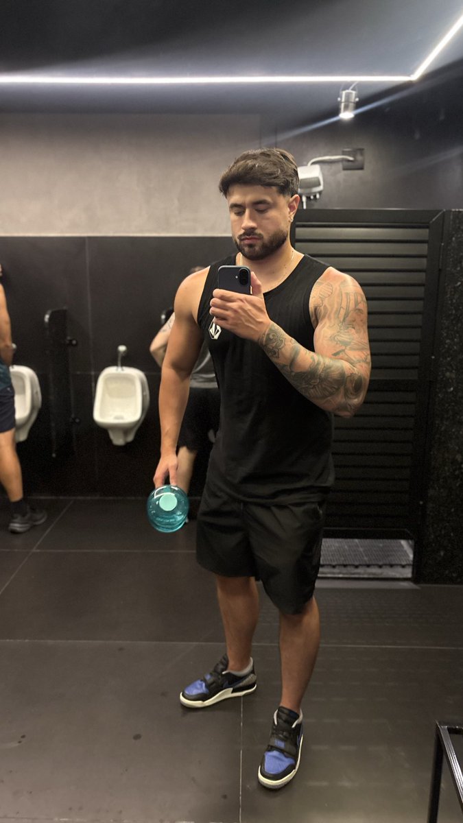 Findom GG7 tweet media