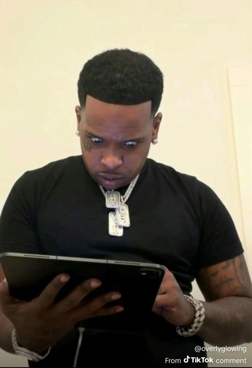 2maneeyyy's tweet photo. Dd seeing his merch after Aspen finished dissing Wendy😭😭🤣🤣 https://t.co/L2pEdZ0vMR