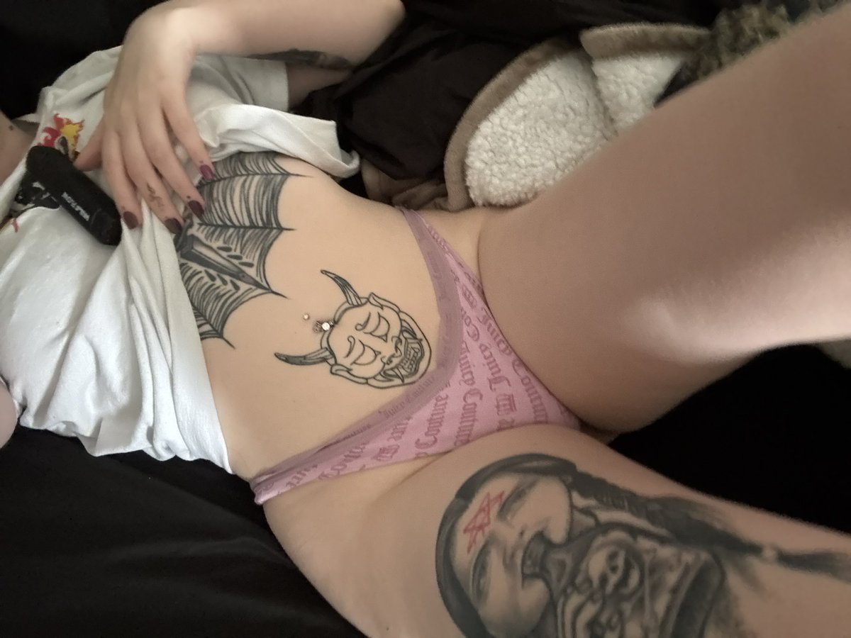 pixierottenX's tweet photo. Just laying around 😌 #tattoo #inkedgirl #inked #altgirl https://t.co/kdykcXmsQu