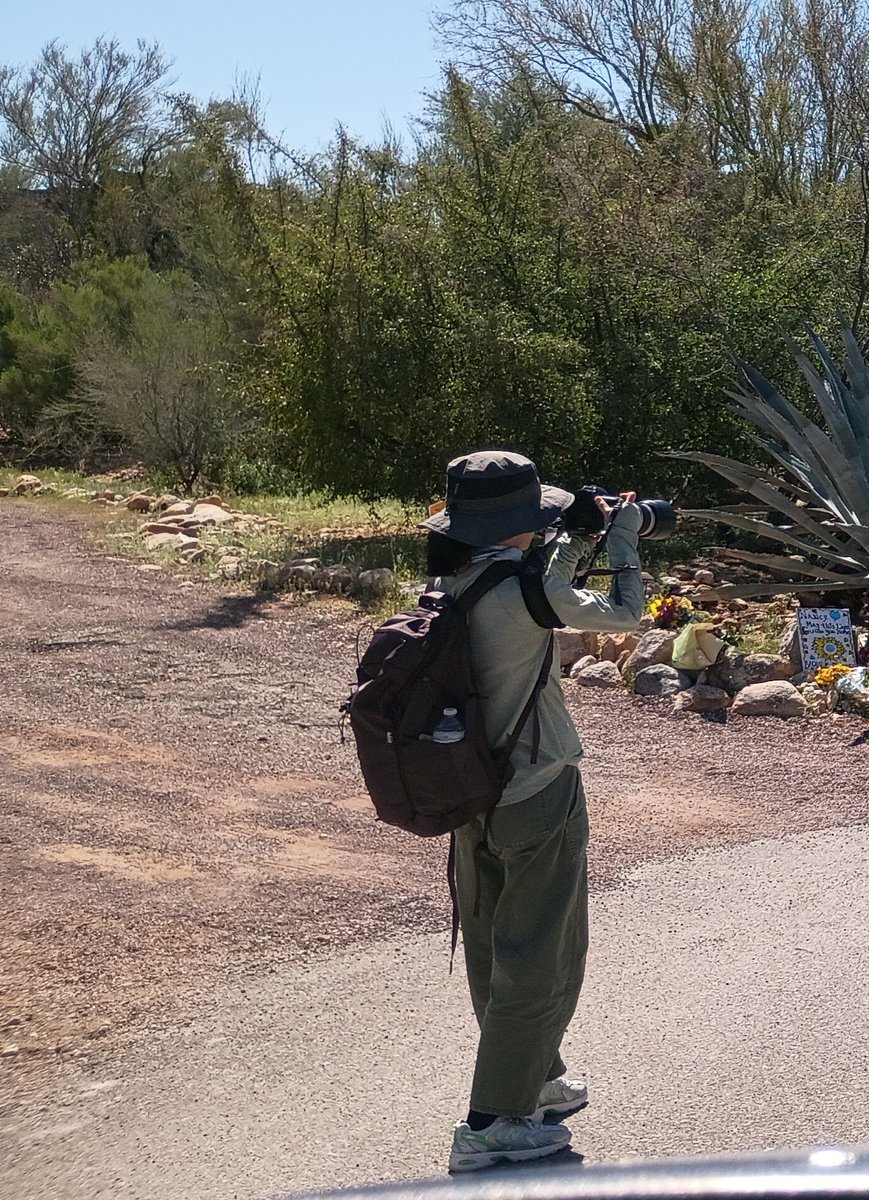 hiddenvboy's tweet photo. @JLRINVESTIGATES Hi Jonathan, do you know the name of the woman taking pictures at the Guthrie home today. https://t.co/XgtcazqeGK