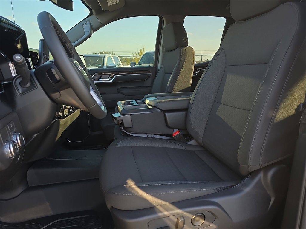 CavenderCBG's tweet photo. The GMC Sierra 1500 brings serious capability with engine options like the TurboMax, V8s, and Duramax diesel, giving drivers the power and performance for any job or adventure. Let us help find your Sierra 1500: https://t.co/1hB7zM4iaJ https://t.co/xXiPXnC5XH