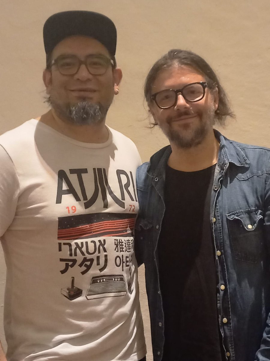 He seguido a muchos de ustedes desde radioactivo, pasando por la R&amp;R, el universo del podcast, algo de reactor, el convoy azul, el convoy amarillo (en vivo) Gracias infinitas a todos <a href="/olallo_rubio/">Olallo Rubio</a> <a href="/ivannieblas/">Ivan Nieblas El Patas 👹</a> <a href="/leos/">Leonora Milan</a> <a href="/Tatatiu/">Tatiana García</a> <a href="/SussyOh/">𝔰𝔲𝔠𝔦𝔬</a> <a href="/edgardavid/">Edgar David</a> <a href="/eltalcha/">Cha!</a> #ConvoyEnChilango