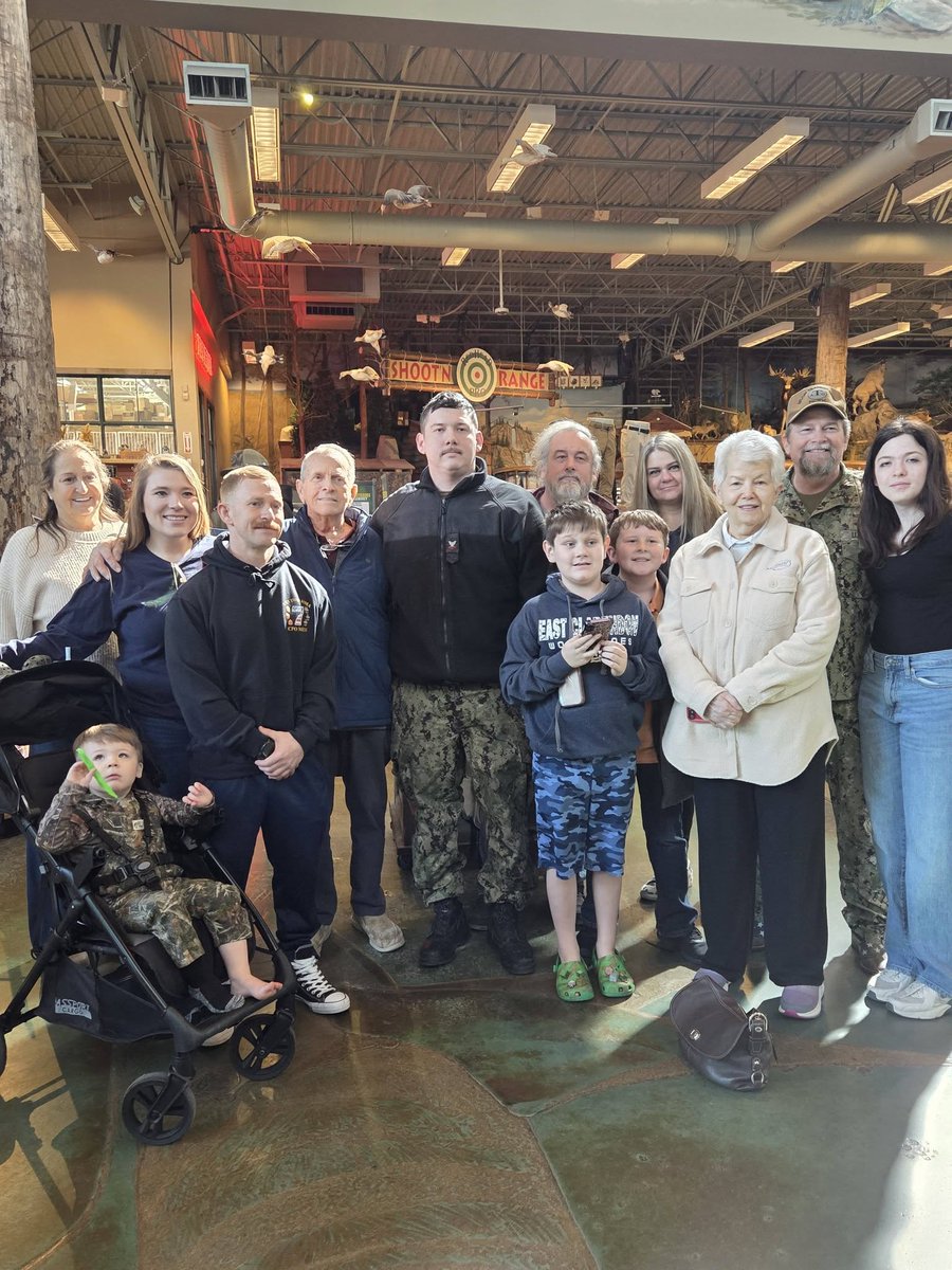 Bass Pro Shops tweet media