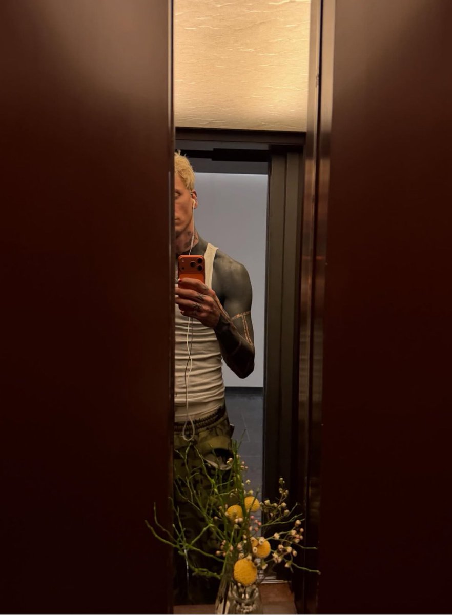 RachelxxLuvsColson tweet media