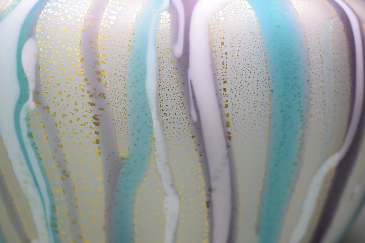 こちらの作品は茶道具の「水指」になります。 作品展、購入に関するお