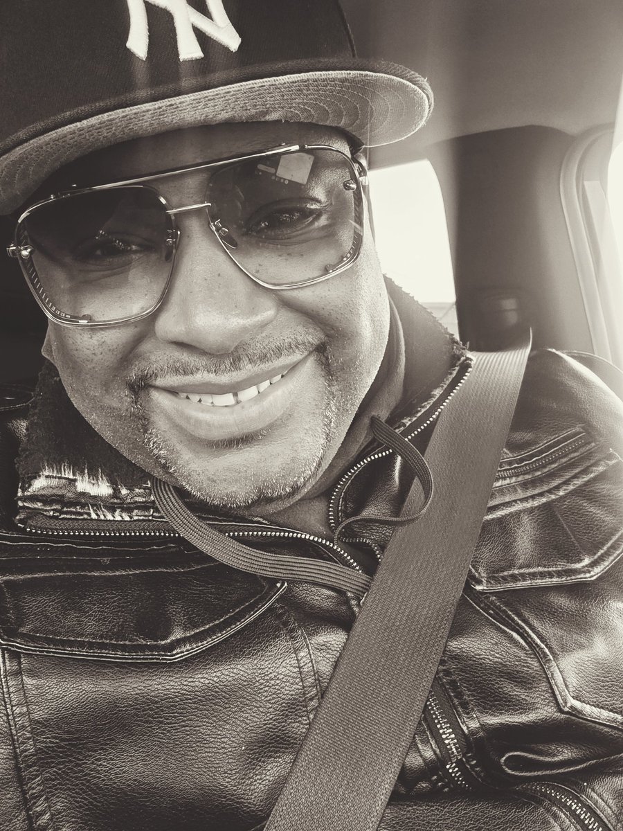 mashoutking's tweet photo. CEO of my business, CEO of my life. Always striving, always celebrating. 🚀 Never too busy to acknowledge the small wins.
#SmallWins #CelebrateLife #MindsetMatters #SelfieSunday (or whatever day it is!) #OwnYourNarrative https://t.co/onEhA2sb8u