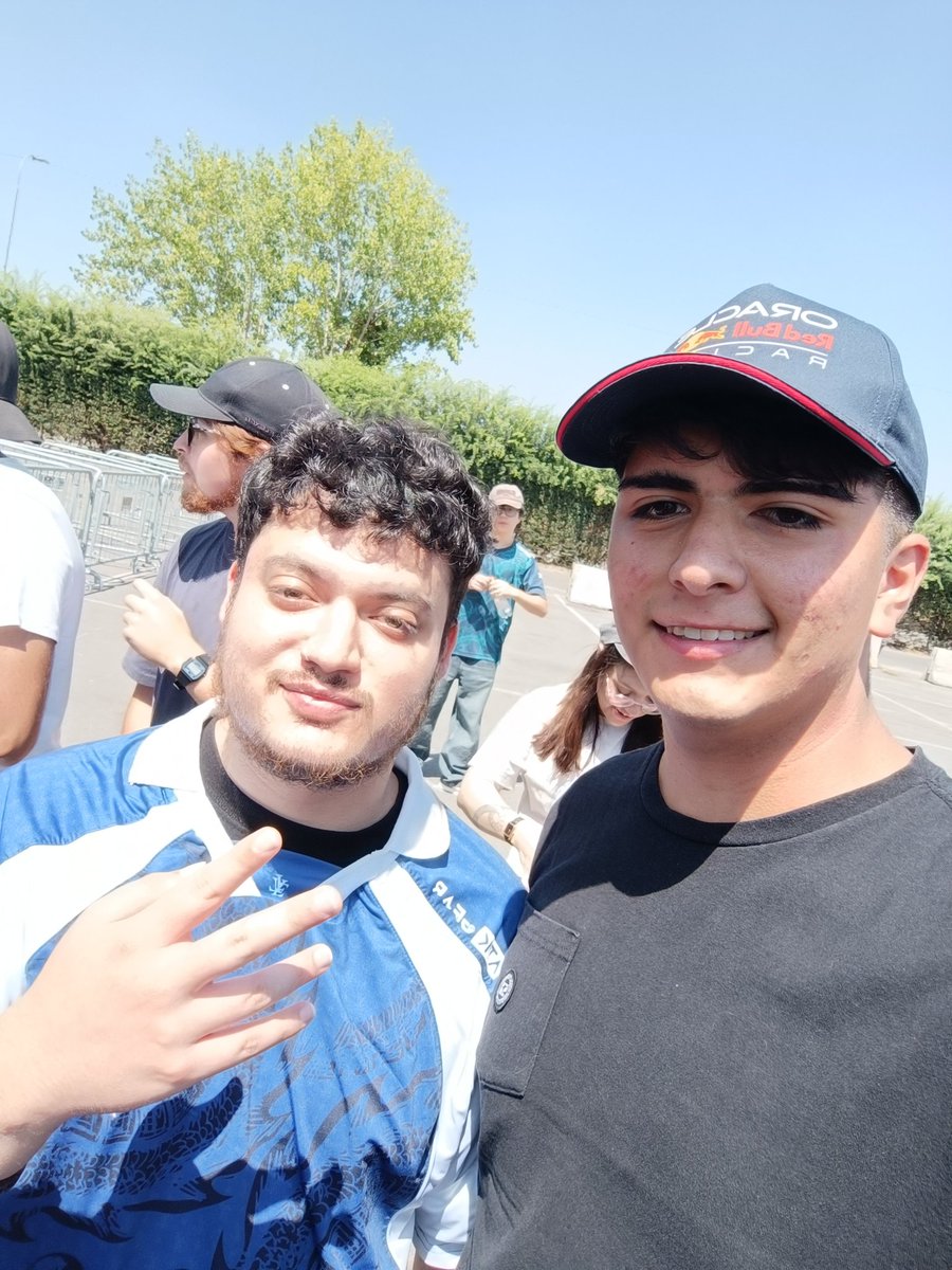 krzGod's tweet photo. Muy buena experiencia en la Masters Santiago, @RachelXGin @kiNggfps gracias por ser tan simpáticos <3. Pd: me faltó una con el miswel🐐 @Mixwell https://t.co/iQugWZwuag