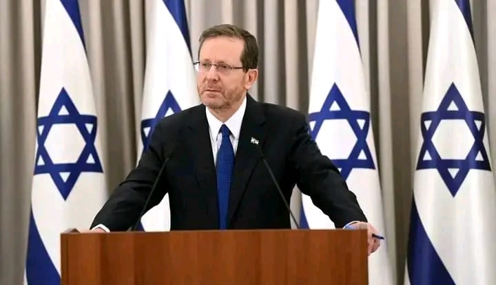 📖 🇮🇱 Le président israélien Isaac Herzog apparaît en larmes à la télévision :

« Le missile a totalement anéanti la synagogue et a pénétré dans l’abri. »