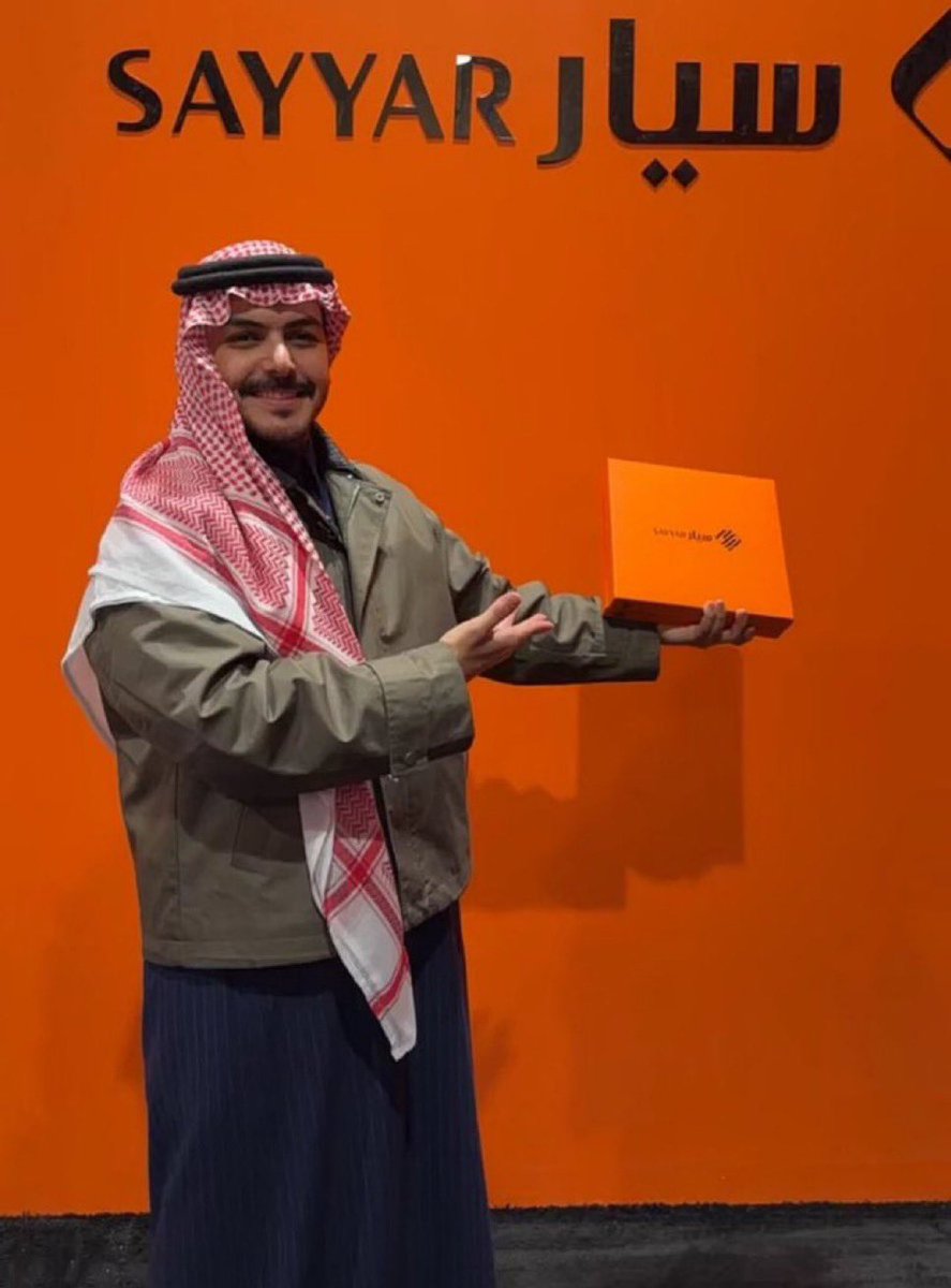 saay80__'s tweet photo. ياشباب نصيحة خلصوا مقاضي العيد من بدري عن الزحمة 
وخذ للعيد شماغ سيار كلاسيك الاحمر الفاتح إسطوري✔️😍

وعندهم ضمان إذا ماعجبك رجعه وخذ فلوسك إبداع #سلطان_بن_نايف في تقديم عروضهم في سنابشات⭣
https://t.co/EgTHv4yKQB https://t.co/nO3xs7Rfqa