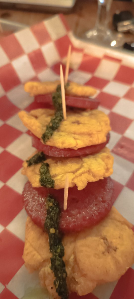 Frito con salami y pesto no hacen esquina.