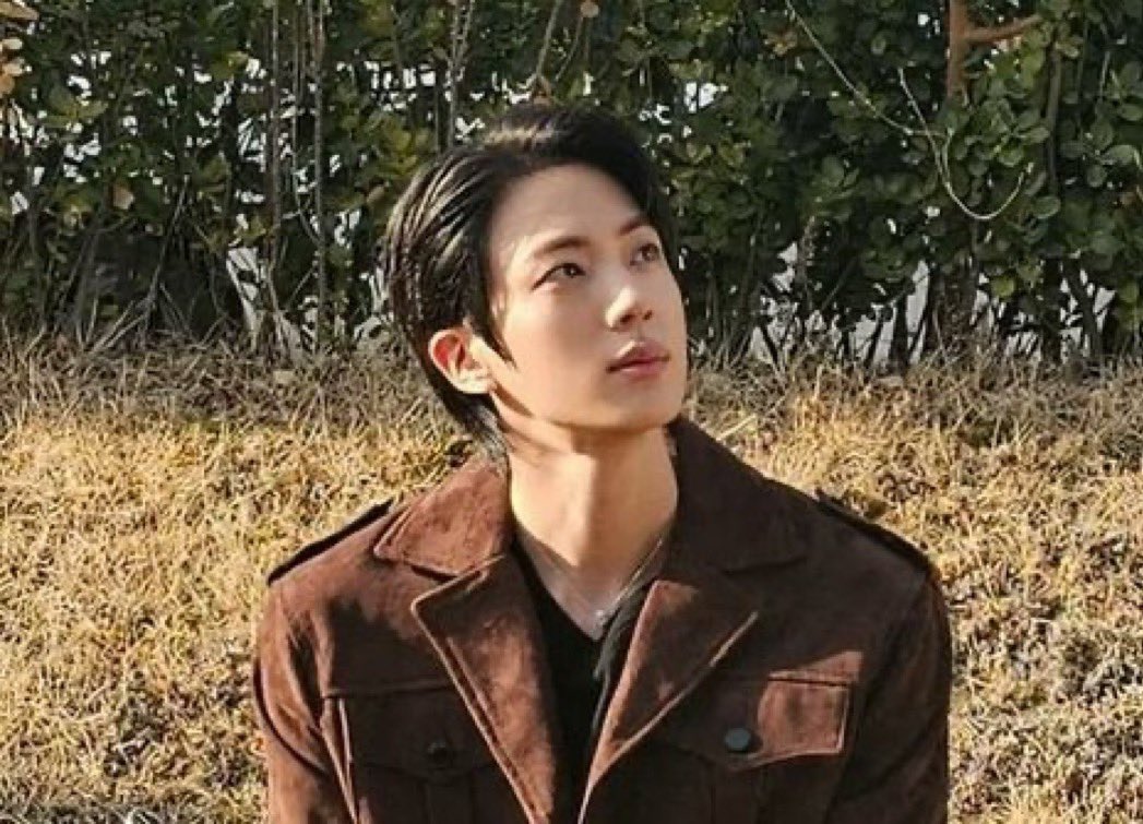 THE TREND STARTS NOW 📣

Let’s trend to send our love to Jin . 

JIN JIN JIN 
WE LOVE YOU JIN 
ALWAYS BY YOUR SIDE JIN
 #JIN #방탄소년단진  <a href="/BTS_twt/">방탄소년단</a> #BTSJIN