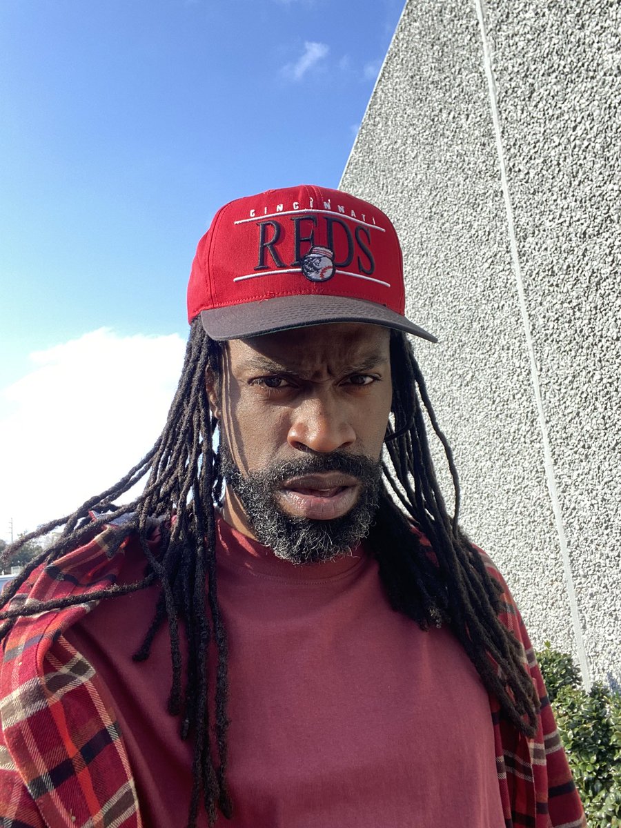 Emmanuel Hollis tweet media