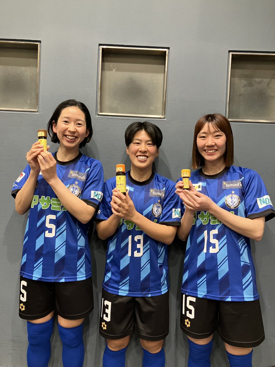 kinkansanshimai's tweet photo. 2/26 #スフィーダ世田谷FC 新体制発表会に参加させていただきました⚽️

そこでなんと…！
#宇内彩来 選手、#内田美鈴 選手、#篠原沙耶 選手に写真を撮っていただきました！
ありがとうございます✨️

新ユニフォーム姿、とてもかっこよかったです✨
今シーズンのご活躍を心より応援しております🔥⚽️ https://t.co/7KRJw5XzSf