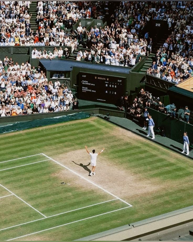 ganseys_angelo's tweet image. Carlos Alcaraz aesthetic (Wimbledon 🍓)