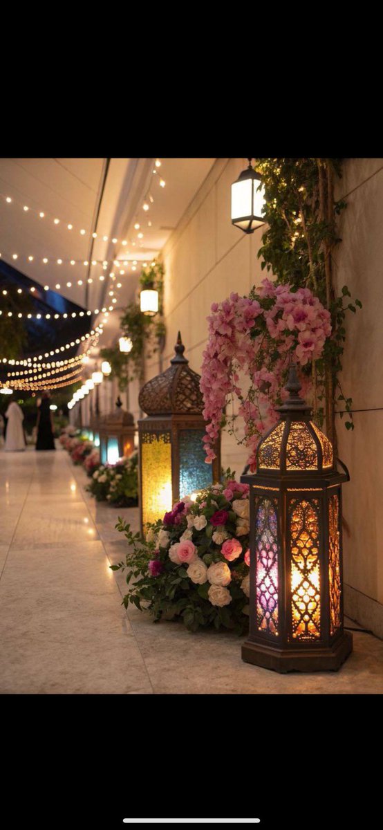 اللَّهمَّ إنَّها أيَّامًا تَمضي سَريعة ، فَاجعَل لنَا فِيهَا نصيبًا منَ الرَّحمة والمَغفرة والعِتق مِن النَّار . .🌙🤍!