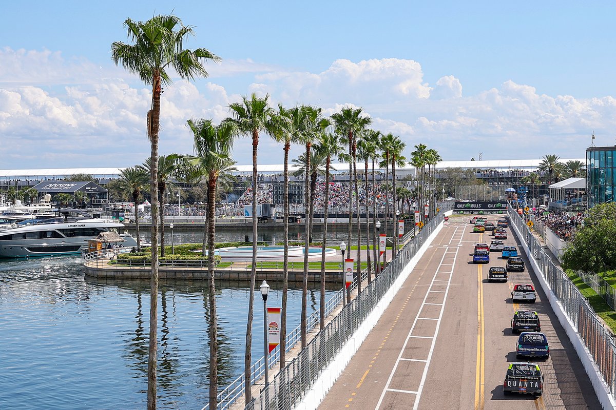 FOX Sports PR tweet media