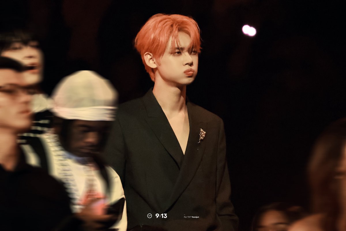 𝟗:𝟏𝟑 tweet media