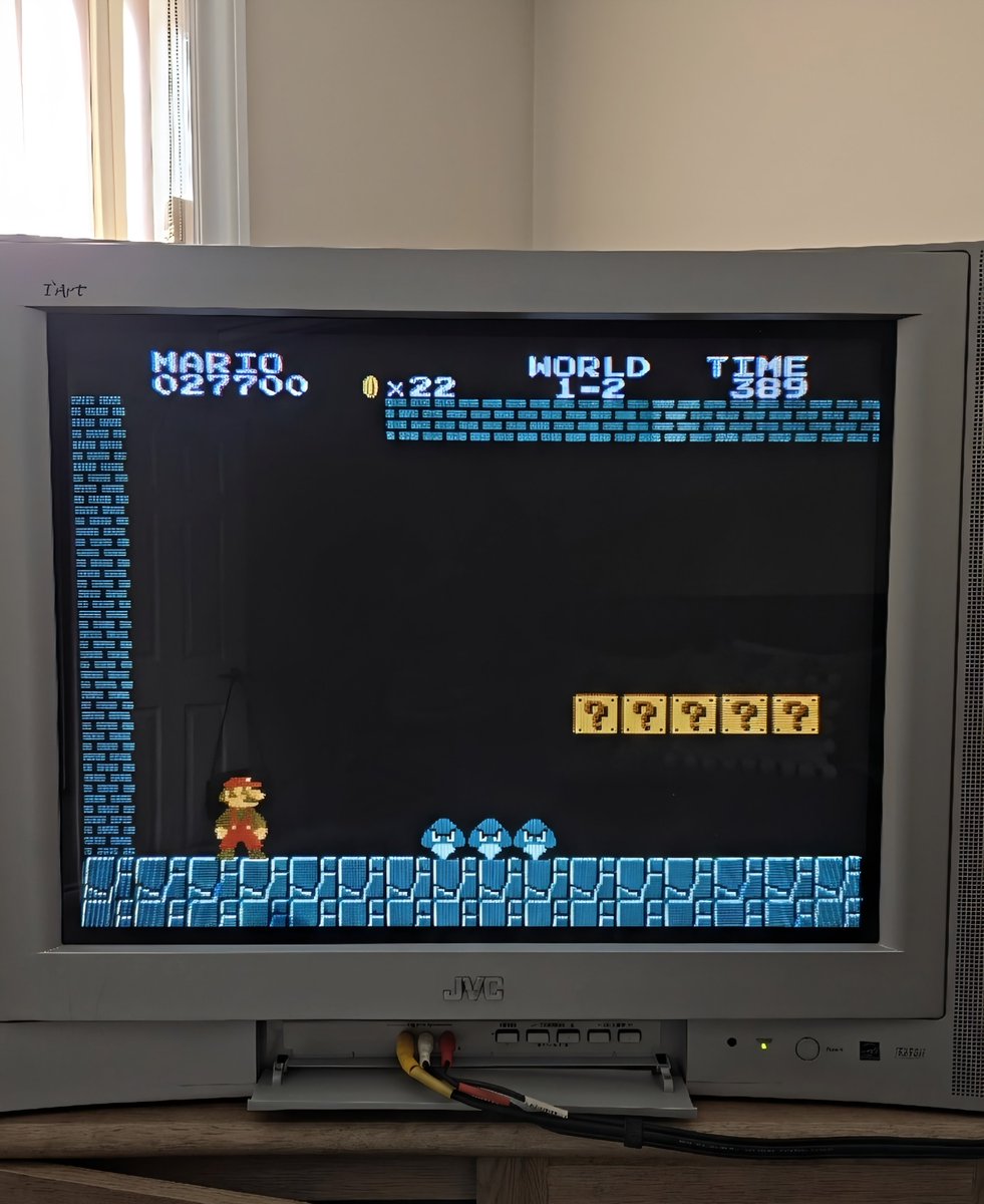 XRPee1983's tweet image. Another screenshot of SMB running on my 27" #JVC AV-27F476 i'Art with AV cables. 

#Mario #Nintendo #NintendoLife #GamingCommunity #GamingNews #videogames