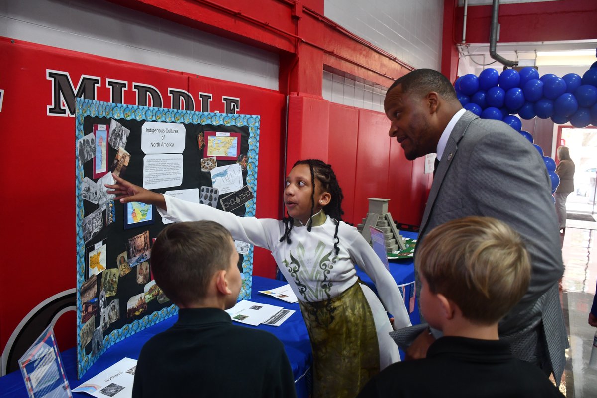 doelouisiana's tweet image. With the highest civics proficiency rate in the state, Plaquemines Parish Schools is advancing Louisiana’s commitment to strong civics education.

They are the newest Models of Excellence recipient.

Learn more: ow.ly/7bOu50YoV0A
@cadebrumley @BESE_LA #laed