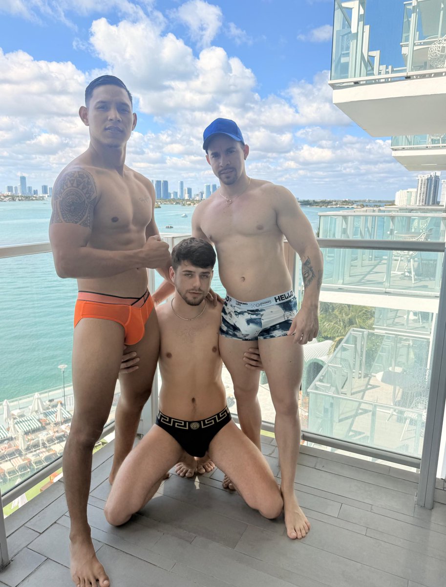 ELCHICODELAREDES tweet media