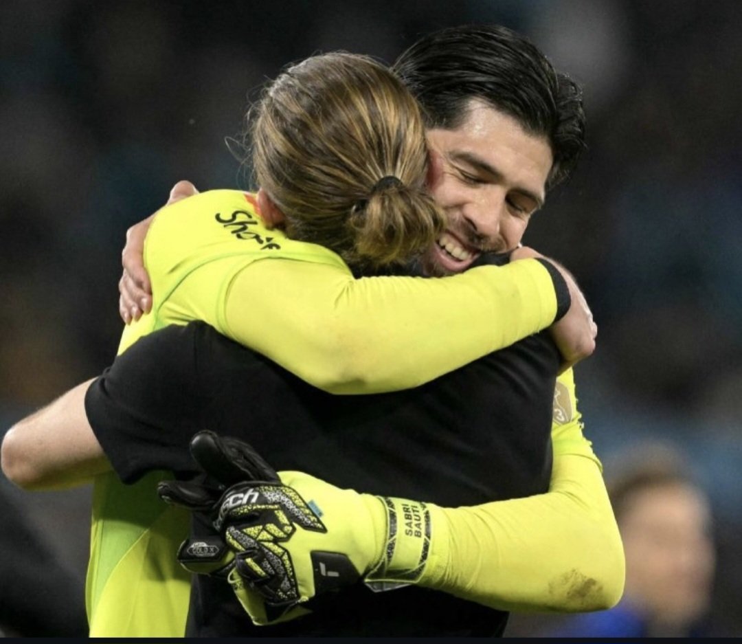 1rossiagustin's tweet photo. La única palabra que puede describir este abrazo es gracias.
Y no solo por el año inolvidable que vivimos, sino por todo lo que conseguimos juntos.
Primero tuve el placer de tenerte como compañero, y después como entrenador.
Tu pasión y mentalidad ganadora hizo que siempre acreditemos hasta el final.
Fue un orgullo compartir este camino con vos. Te deseo lo mejor a vos y a tu comisión. No solo profesionalmente sino también en la vida! Éxitos y gracias!