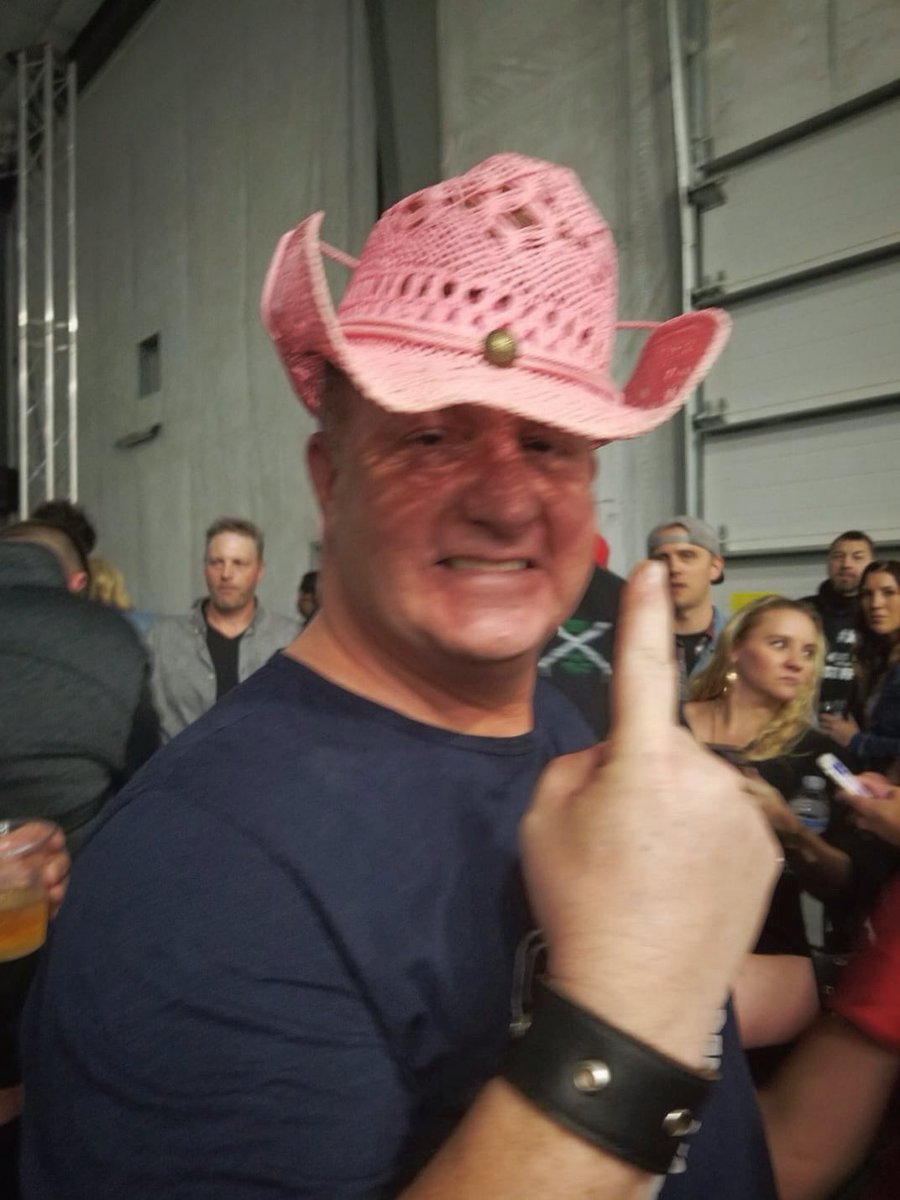 Gary LeVox tweet media