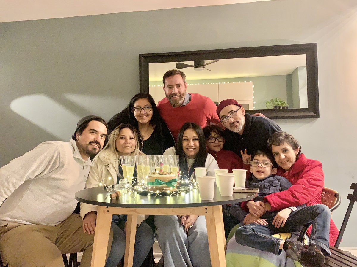 CarlosPalomoF's tweet photo. 🎂 El festejo de Irina !!!... #FNKS ... https://t.co/B0NwYK8IaI
