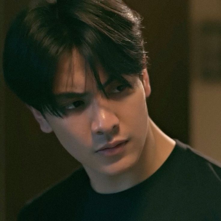 i'm rewatching thk and oh fadel is SO hot i wish he killed me