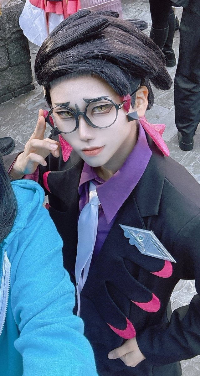 cos.
これはdurちゃんの隣でドヤ顔キメてたkrsb。