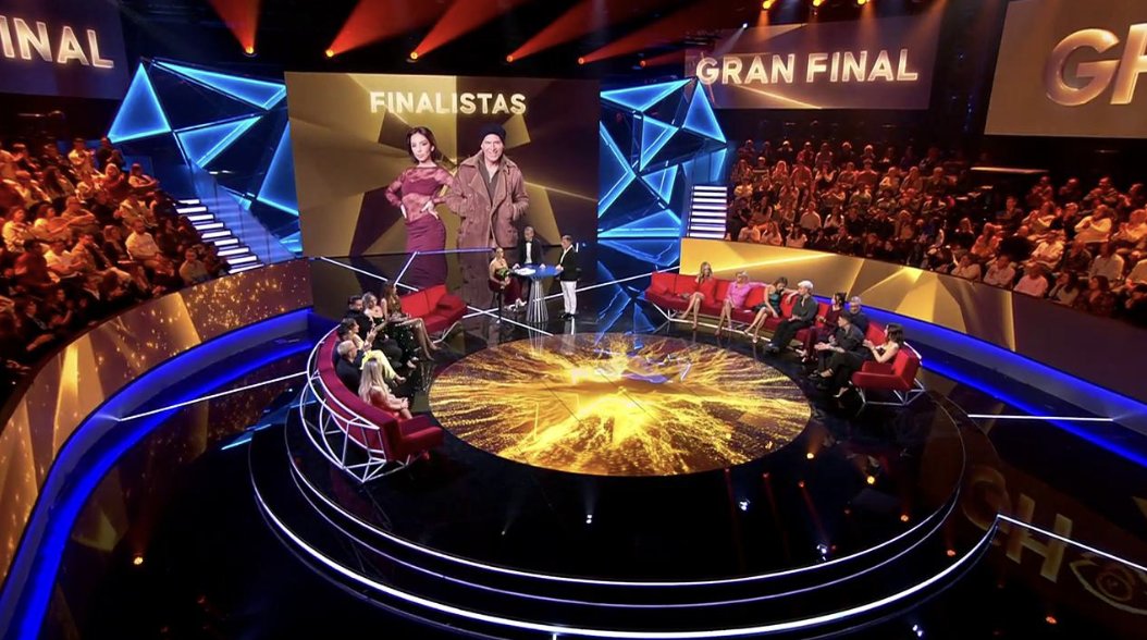 ghoficial's tweet photo. Anita, a Carlos: "Me parece feísimo que pidas este vídeo en una final" #GHDúoGranFinal https://t.co/uYIhMrPPbv