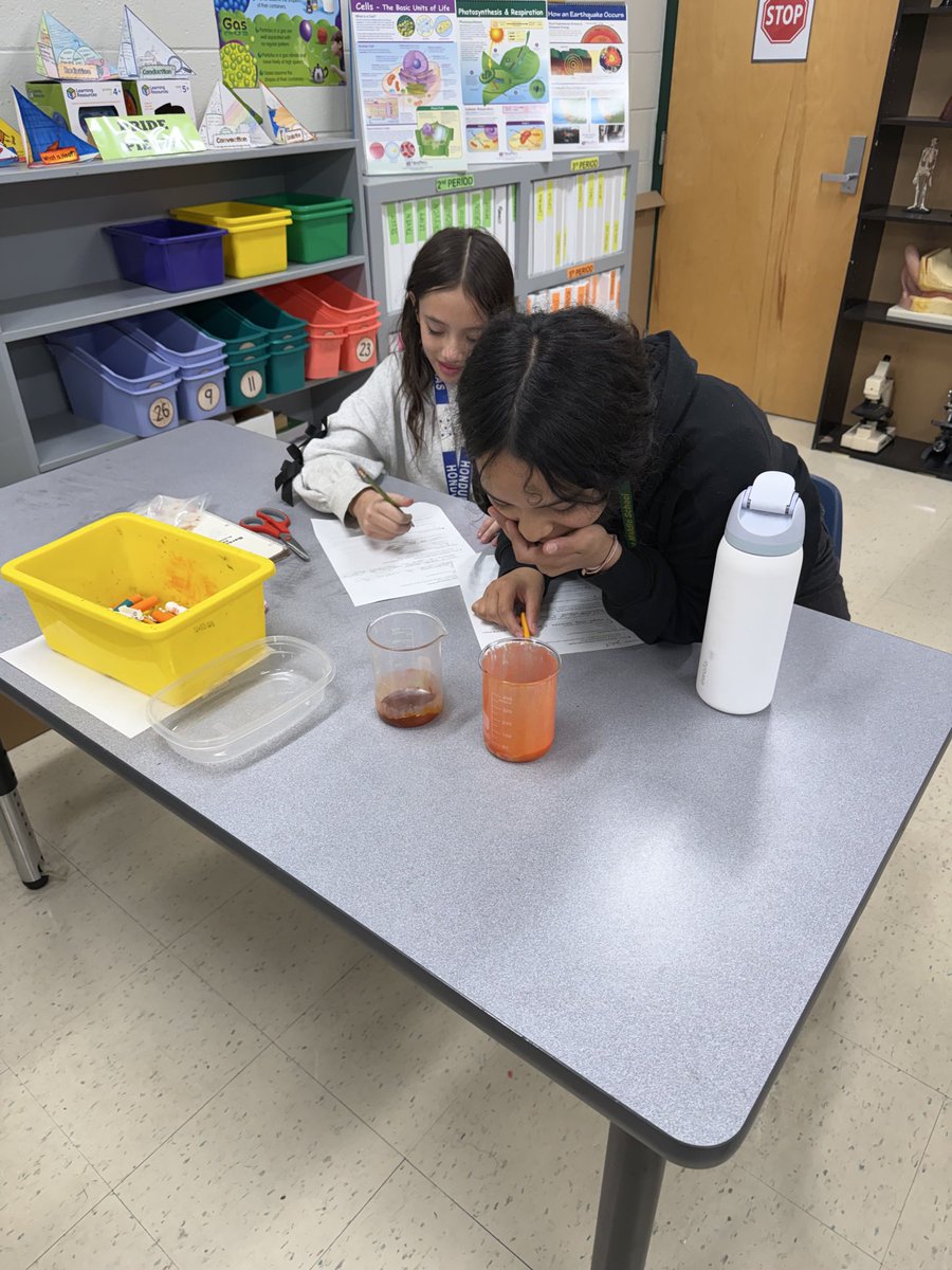 🍬 6th Grade Scientists didn’t just learn about rock cycles, they experienced it

🍡 By squishing, heating, &amp; reshaping the Starbursts, they modeled how rocks transform through weathering, compaction, heat, &amp; melting…a hands-on journey through Earth’s dynamic processes