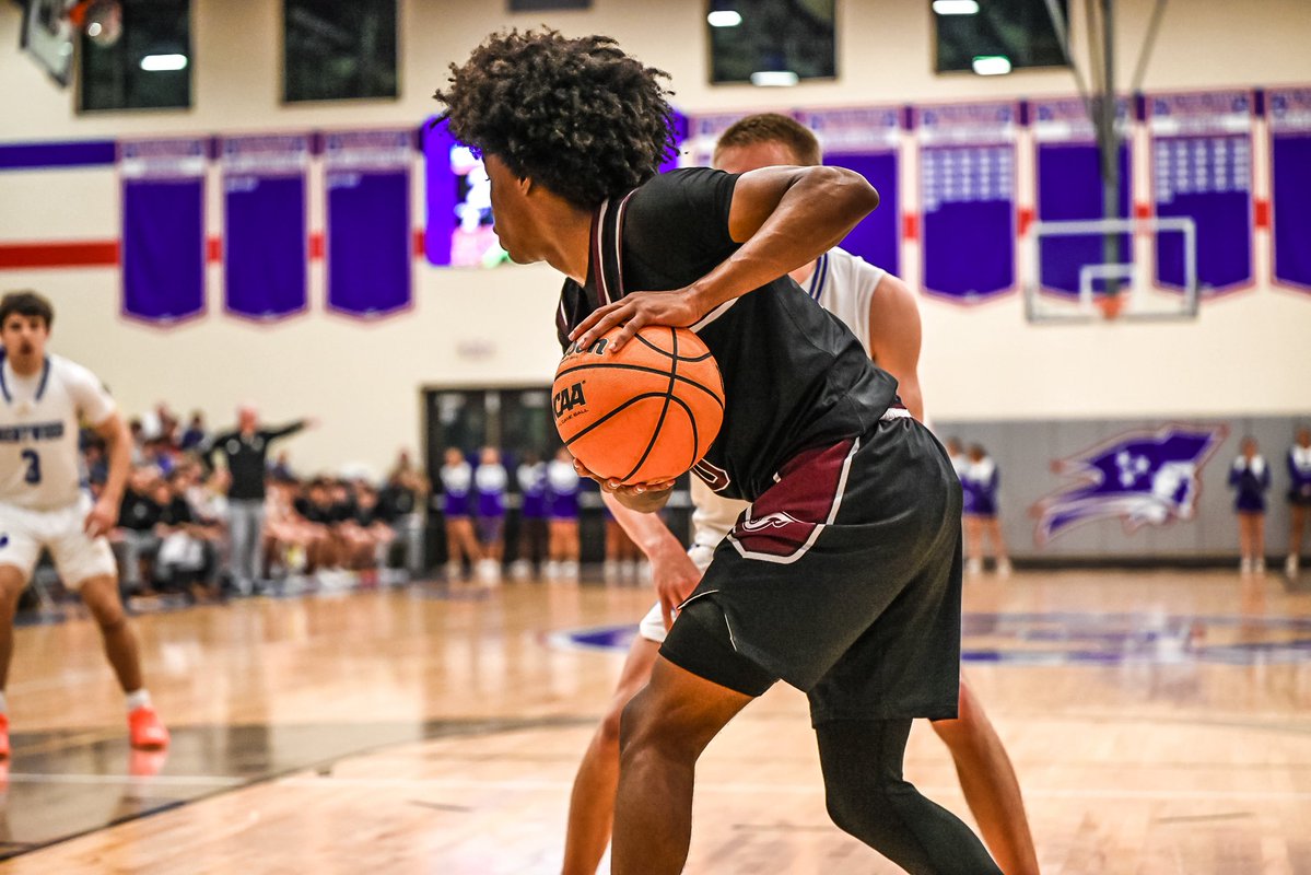 SENIORITY Photo/Iconic Nashville tweet media