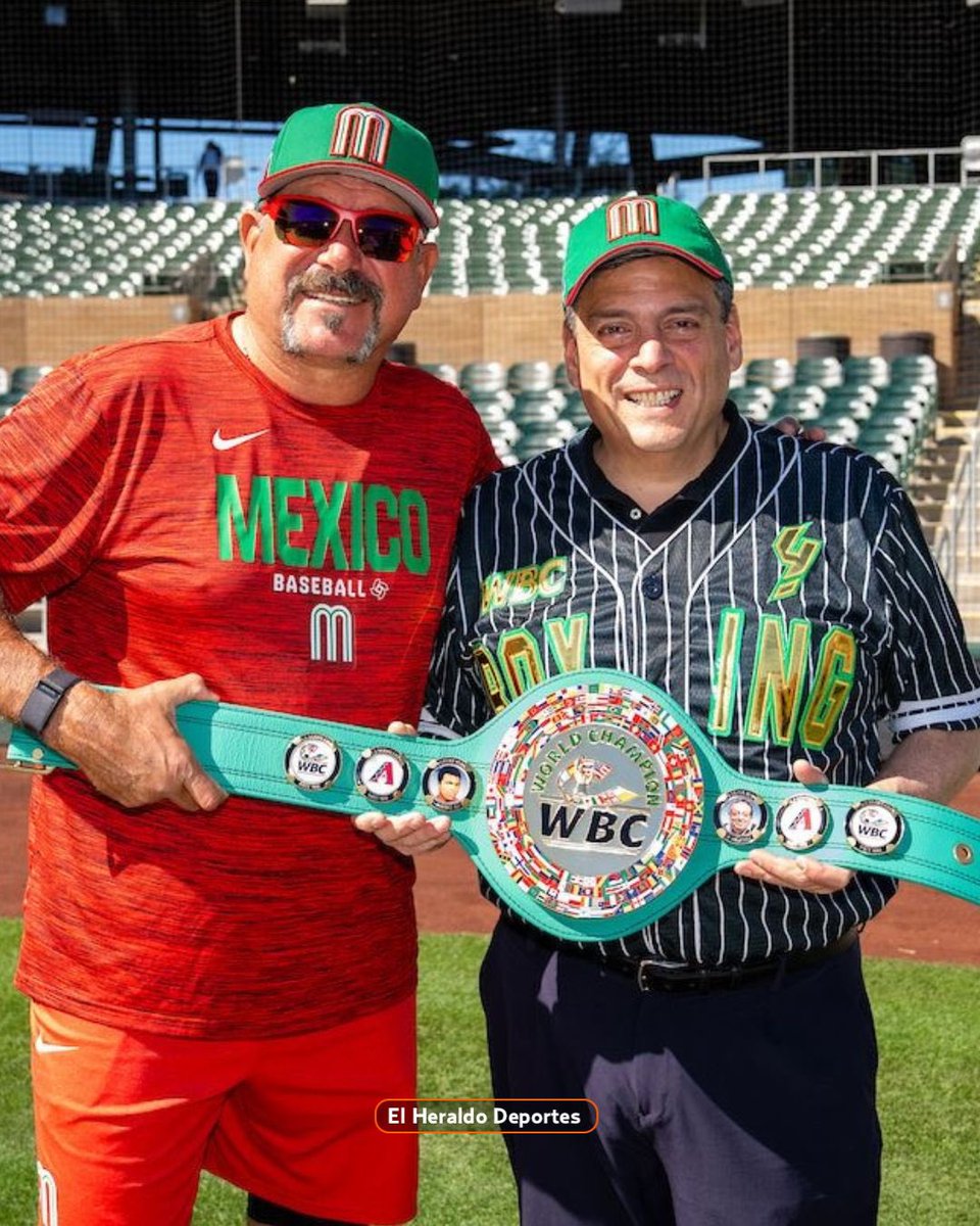 ⚾🥊 Del ring al diamante… ¡y con toda la historia detrás!

Mauricio Sulaimán, presidente del Consejo Mundial de Boxeo, fue el encargado de realizar el primer lanzamiento en el juego de México ante los Diamondbacks 🐍, en un emotivo acto ceremonial previo al duelo de preparación