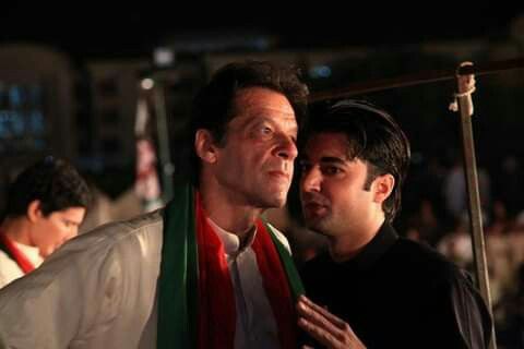 warrashot's tweet photo. Who says breakup hurts the most??

'Tum dekh nhi rhy Murad, mai akaila hun'💔 https://t.co/D0TDH4k6mP