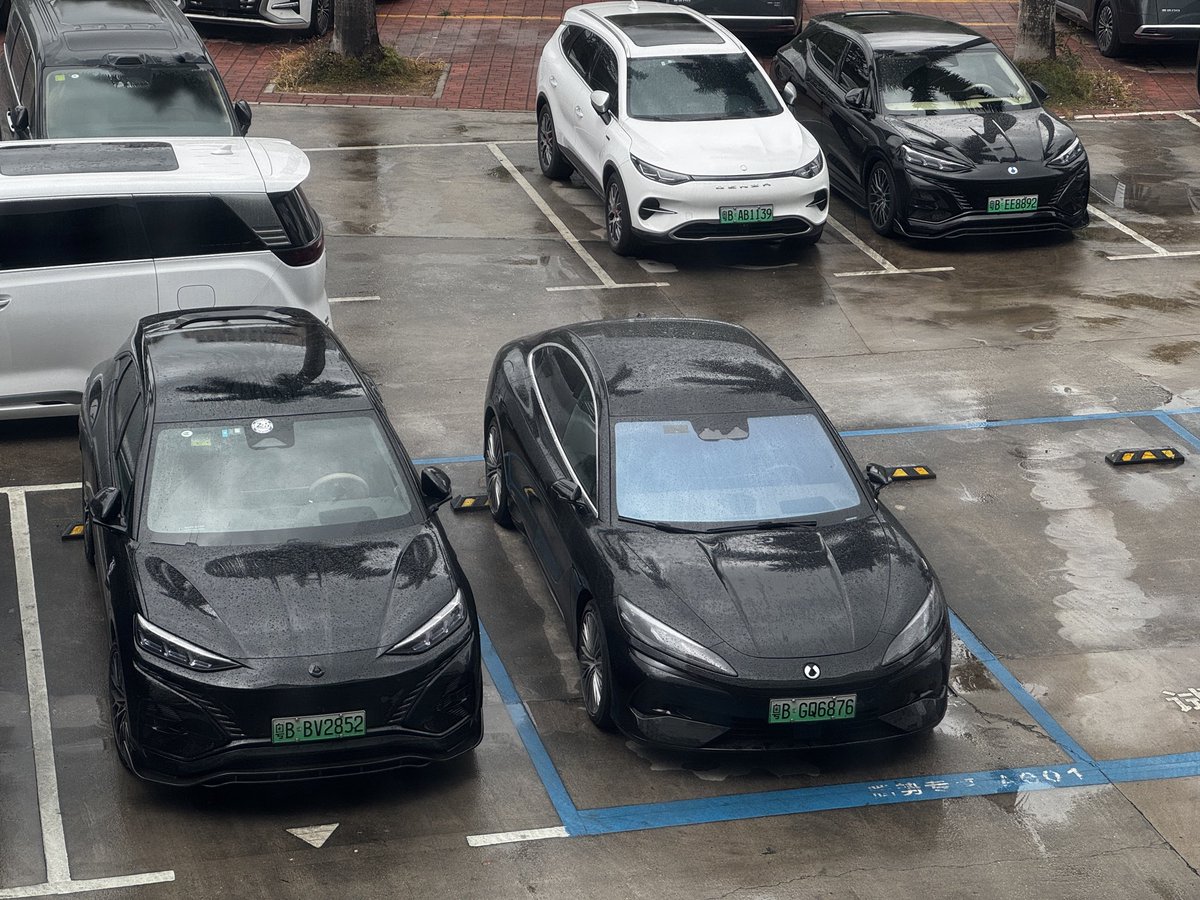 Seeing 2 <a href="/Denza_europe/">Denza Europe</a> N7 Nsport on 1 carpark is a rare sight 👀🕵️‍♂️