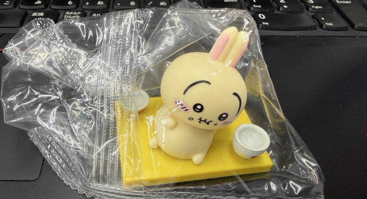 久しぶりに出社したら机にうさぎがww