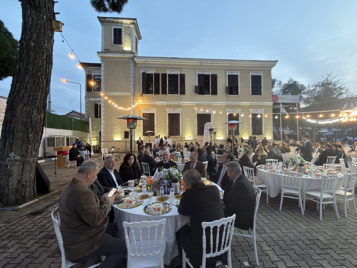 ✨🌙 Bornova’da “Maarif’in Kalbinde Ramazan” İftar Buluşması 🌙✨

Bornova İlçe Milli Eğitim Müdürlüğü tarafından “Maarif’in Kalbinde Ramazan” etkinlikleri kapsamında düzenlenen iftar programı, Müdürlüğümüz bahçesinde yoğun katılımla gerçekleştirildi.

Programa; Bornova Kaymakamı