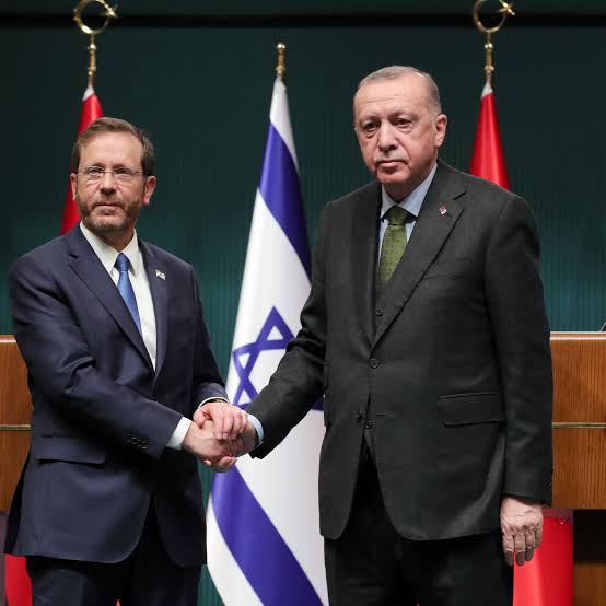 TourageNikkhah7's tweet photo. #Iran struck injerlic camp of Israel-US in #Turkiye
NEVER EVER TRUST THIS #DAESHI
"Country "🇮🇱🇹🇷 https://t.co/B1o65d8WUW