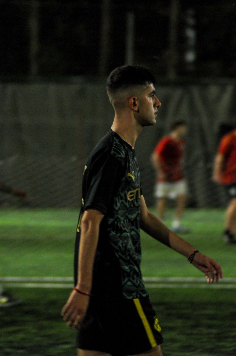 Tengo una remera trucha del City que nunca se usó.