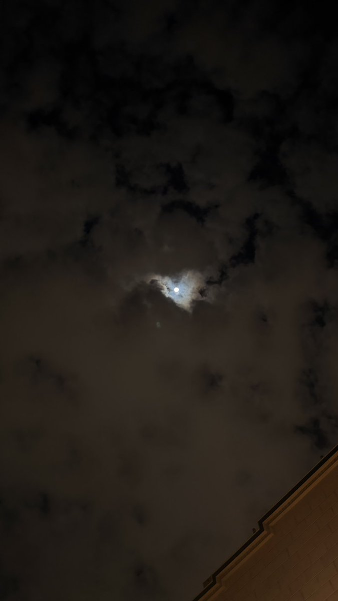 mahasaz_'s tweet photo. MOON 14 RAMADAN 🌙💕 https://t.co/3vETjcXpCE