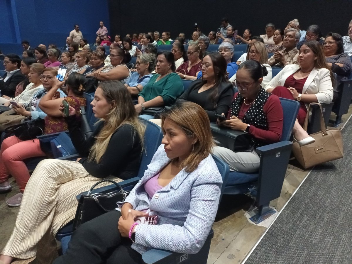 #DeVida | El anfiteatro del Museo Nacional de Antropología (MUNA) es el escenario donde la embajada de Colombia en El Salvador presenta el documental que exhibe el aporte que los ciudadanos de esa nación han dado a diferentes áreas de la vida nacional de nuestro país.