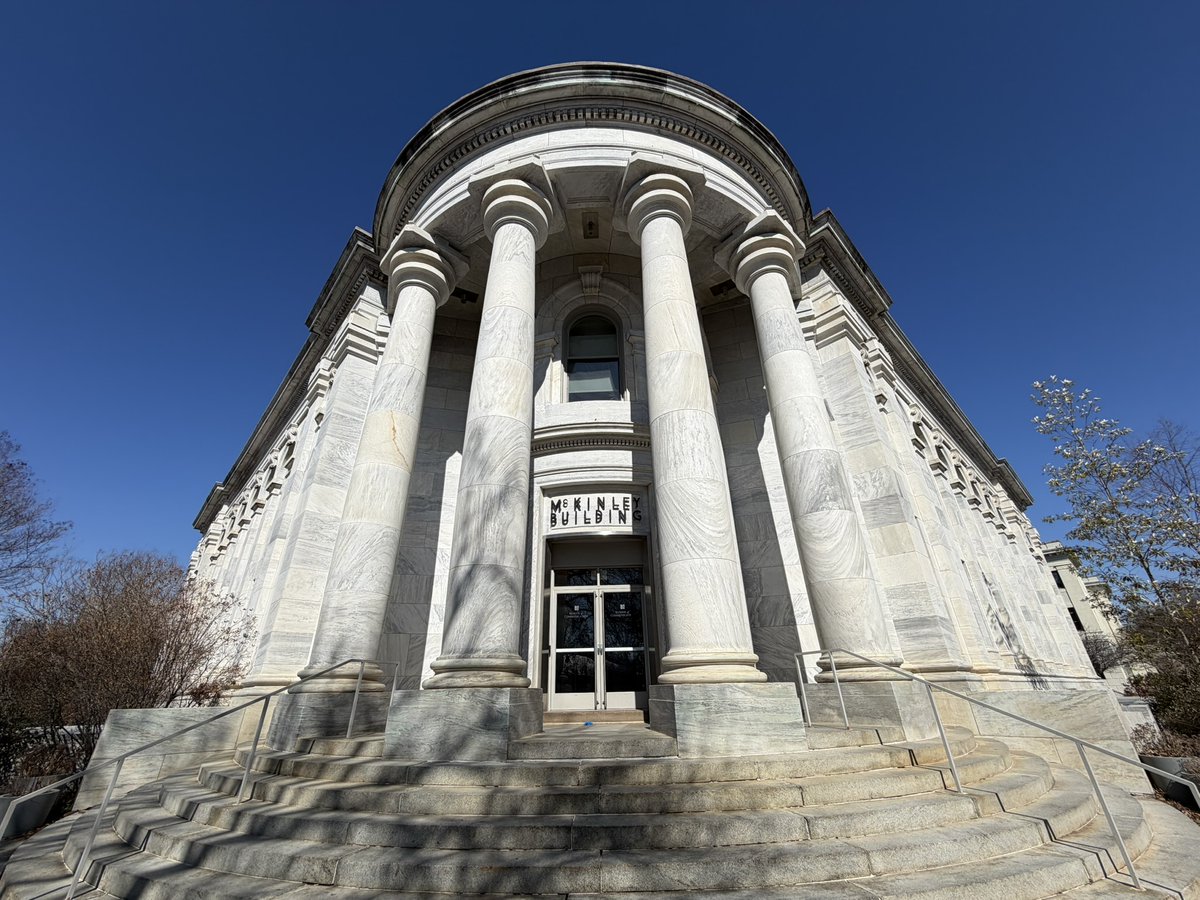 dpedreira's tweet image. #Paseando por el #precioso #recinto de la @AmericanU.