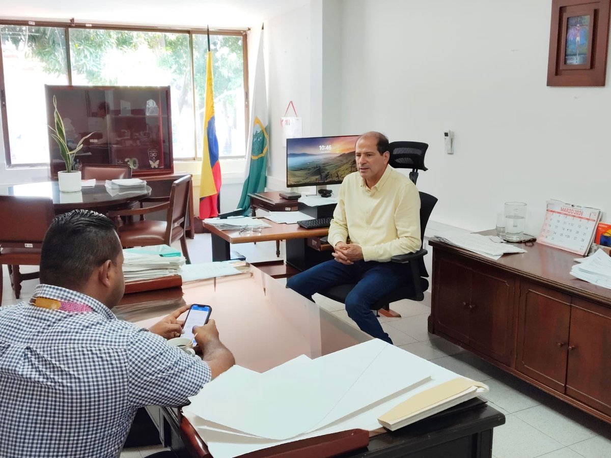 URestitucion's tweet image. En #Valledupar, el director territorial de URT Cesar-La Guajira, Sergio Murillo Clavijo y el Registrador Principal de la #ORIP en la capital de Cesar, Fernando Ballesteros, articulan acciones para fortalecer el proceso de restitución de tierras. La celeridad y organización en los