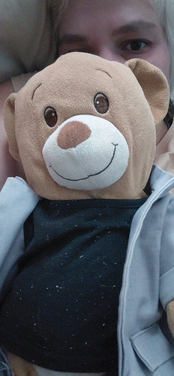 s 4 d e y e s tweet media