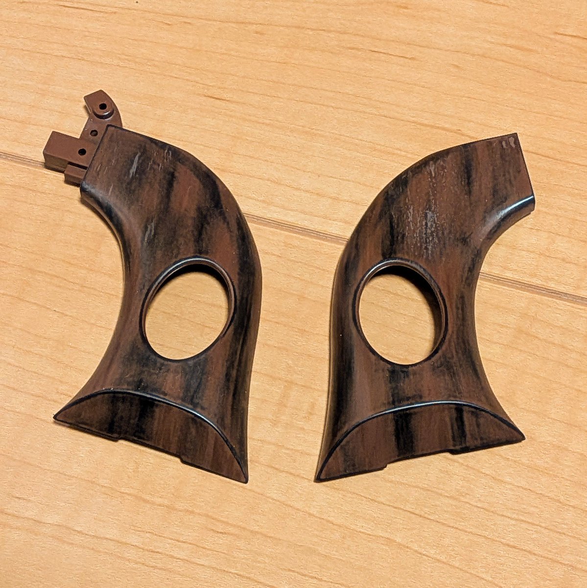 ands_hobby's tweet photo. コスモドラグーン備忘録⑫
更にクリアオレンジをコート
縦目に2000番→4000番でヤスりました
ぽくなったかな😁
#銀河鉄道999 #アルカディア号 #アシェット #コスモドラグーン #CosmoDragoon https://t.co/P2ADwkct2x