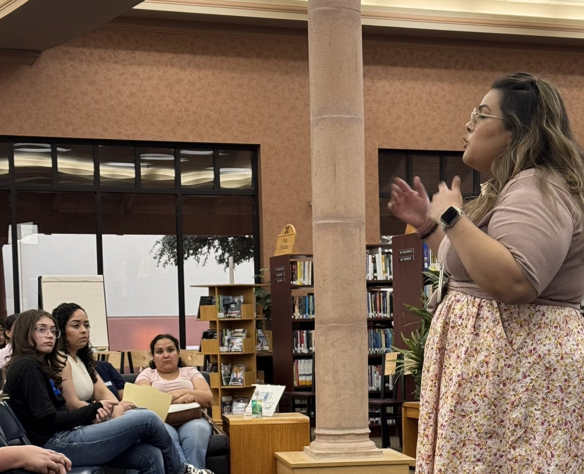 Mrs.Lozano tweet media