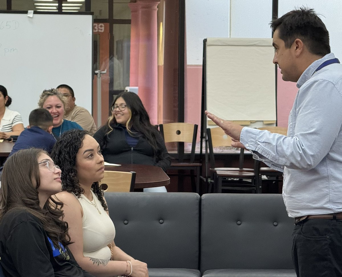 Mrs.Lozano tweet media