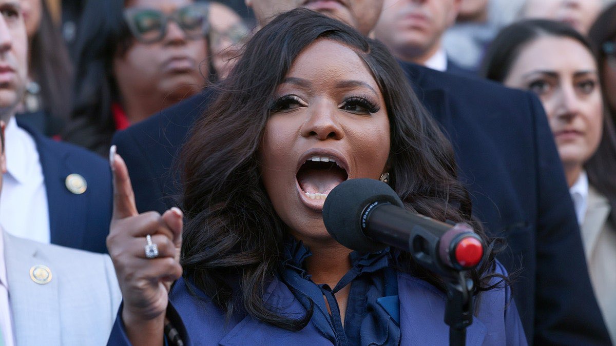 Libs of TikTok tweet media