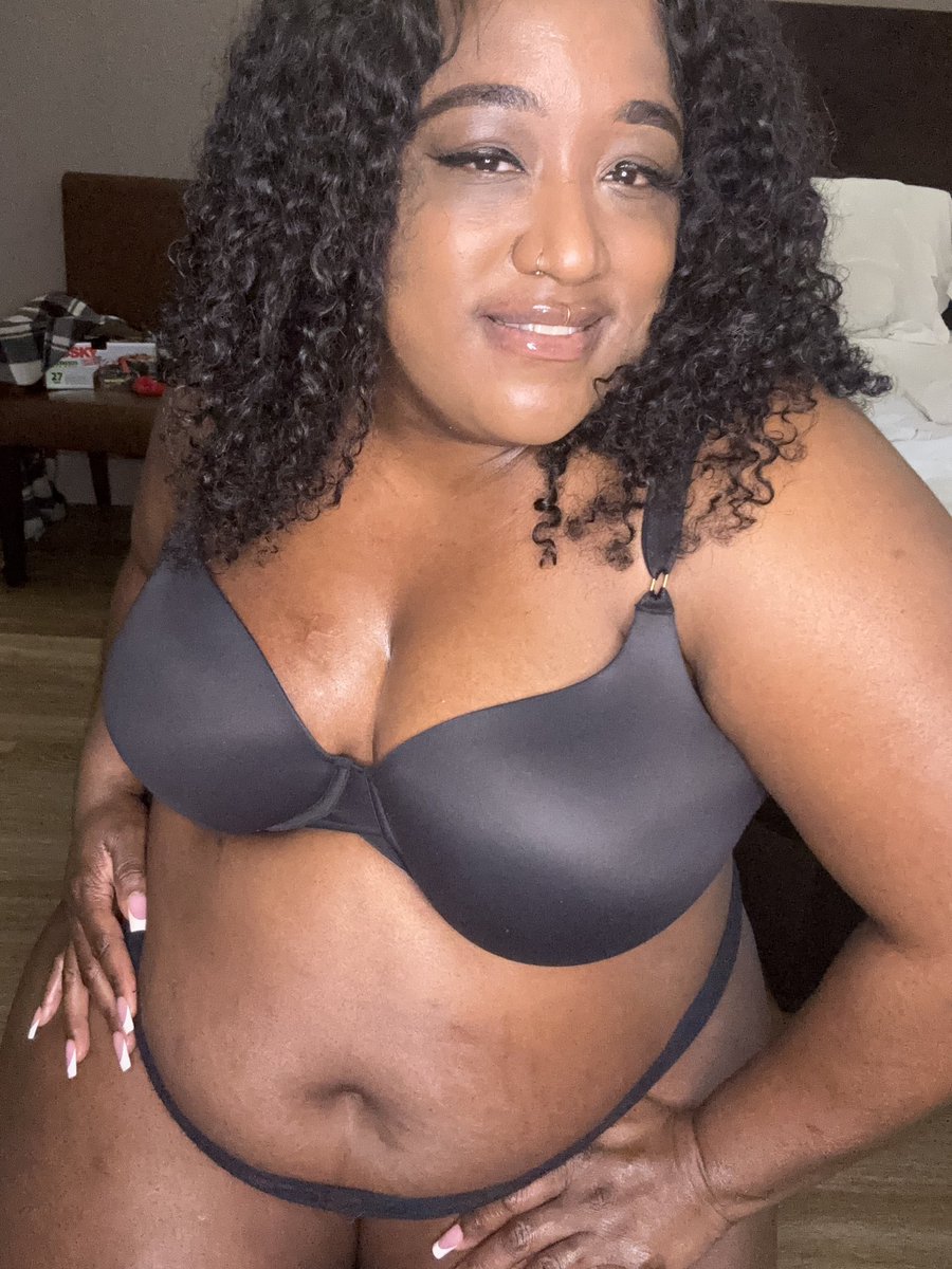 ThickBella85 tweet media